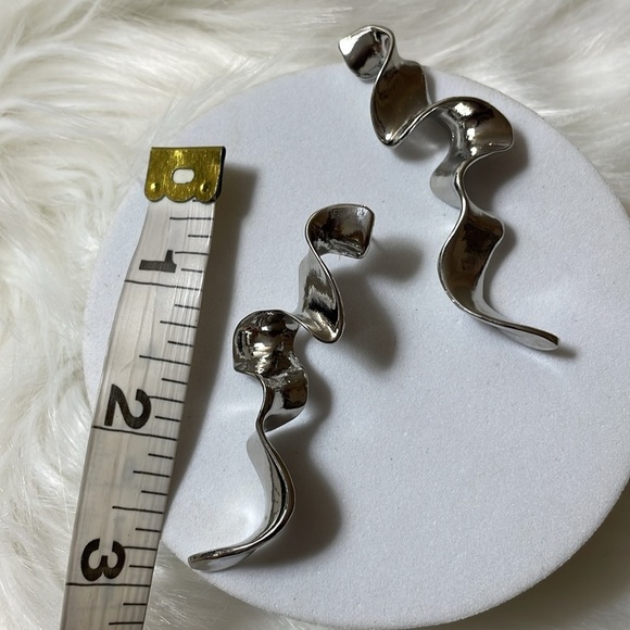 Akira Silver Twist And Turn Drop Earrings - Picture 6 of 9